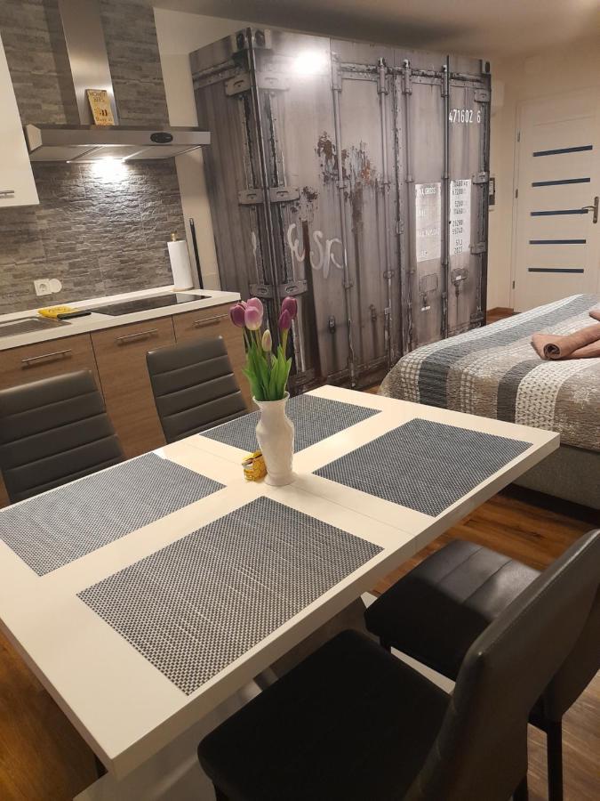 Honey Apartment เลนดาวา ภายนอก รูปภาพ