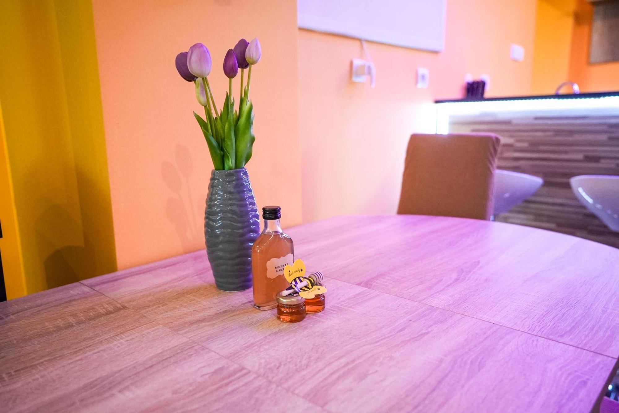 Honey Apartment เลนดาวา ภายนอก รูปภาพ