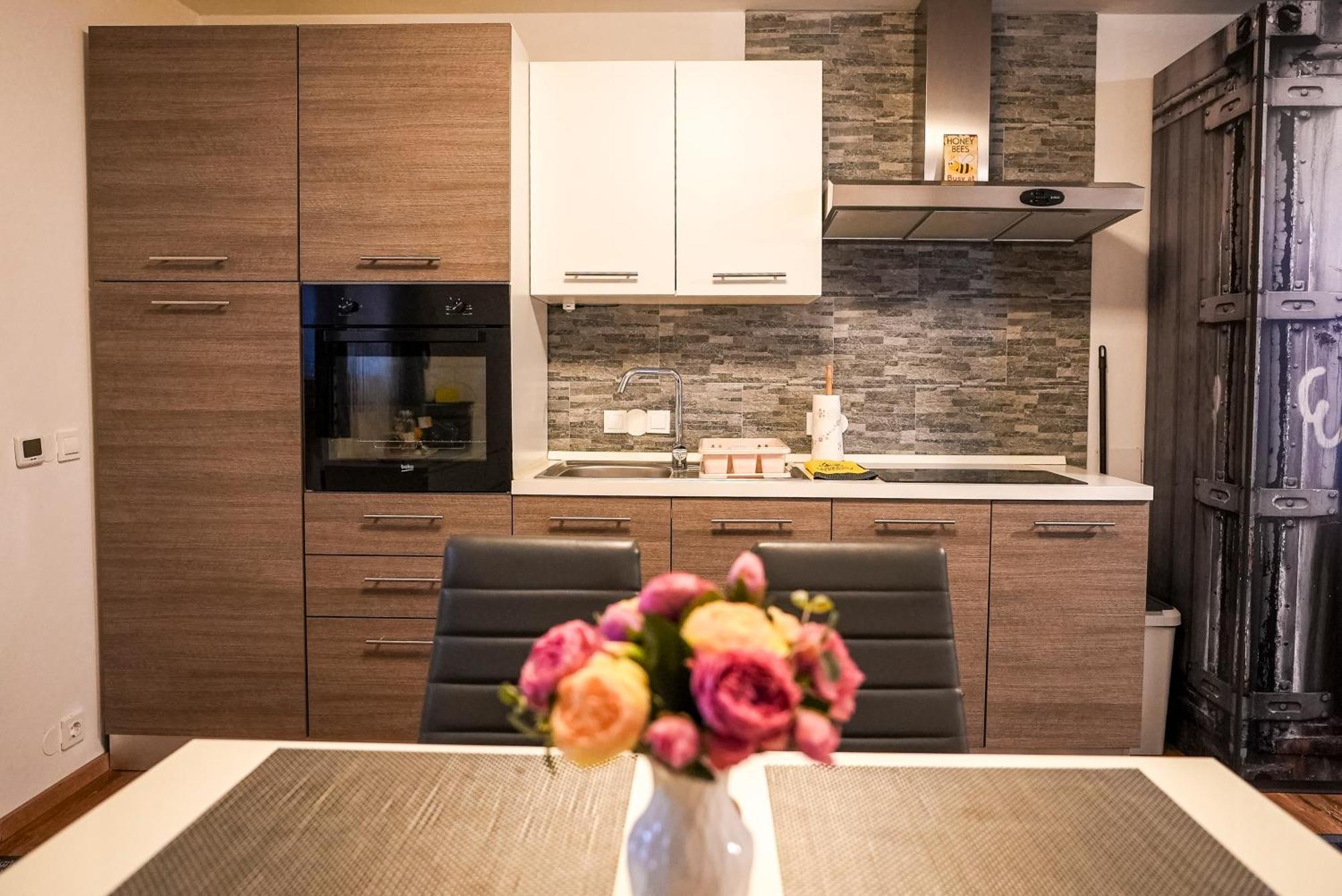 Honey Apartment เลนดาวา ภายนอก รูปภาพ